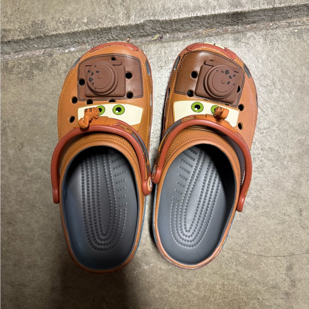 Crocs x Disney Pixar Cars Mater Clog Unisex Size W7/M5 Brown Casual